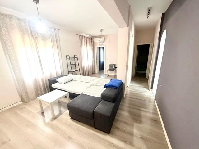 2 soveværelse Lejlighed til salg i Cruz de Humilladero, Málaga by - € 199.000 (Ref: 9985047)
