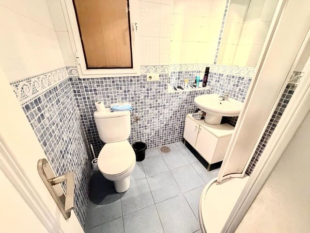 2 soveværelse Lejlighed til salg i Cruz de Humilladero, Málaga by - € 199.000 (Ref: 9985047)
