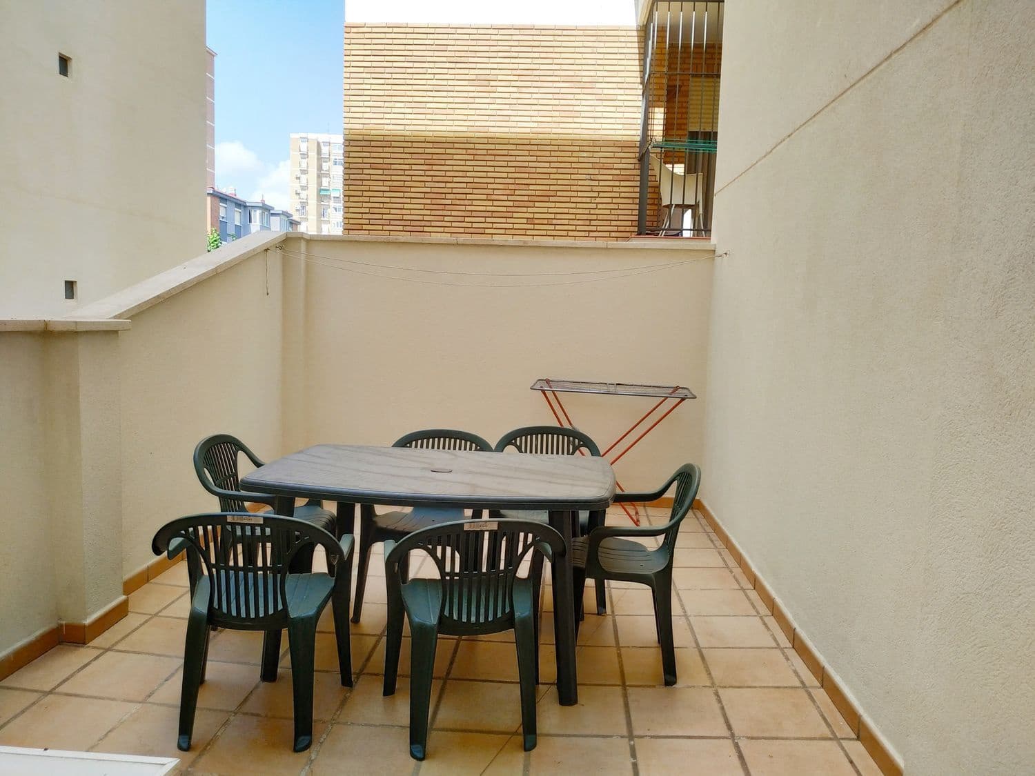 Appartement de 3 chambres à louer à Malaga ville - 1 350 € (Ref: 9997191)