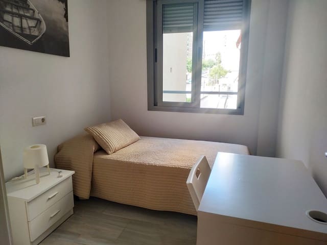3 bedroom Flat for rent in Málaga city - € 1,350 (Ref: 9997191)