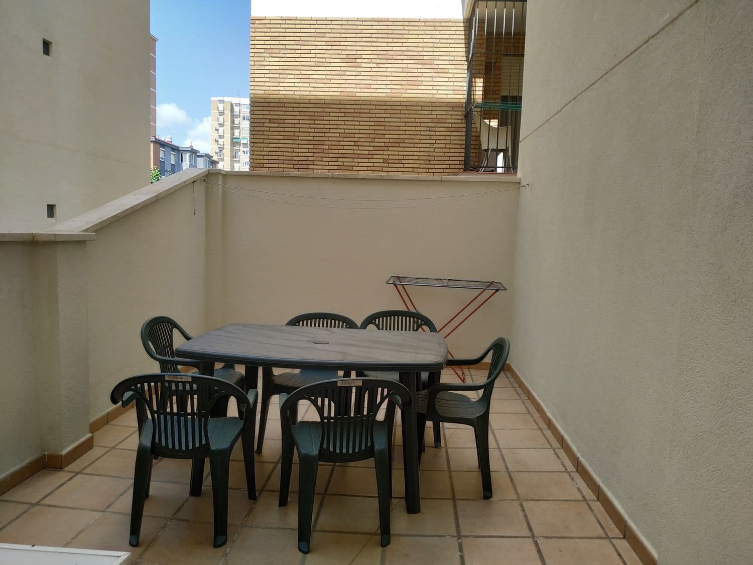 Appartement de 3 chambres à louer à Malaga ville - 1 350 € (Ref: 9997191)