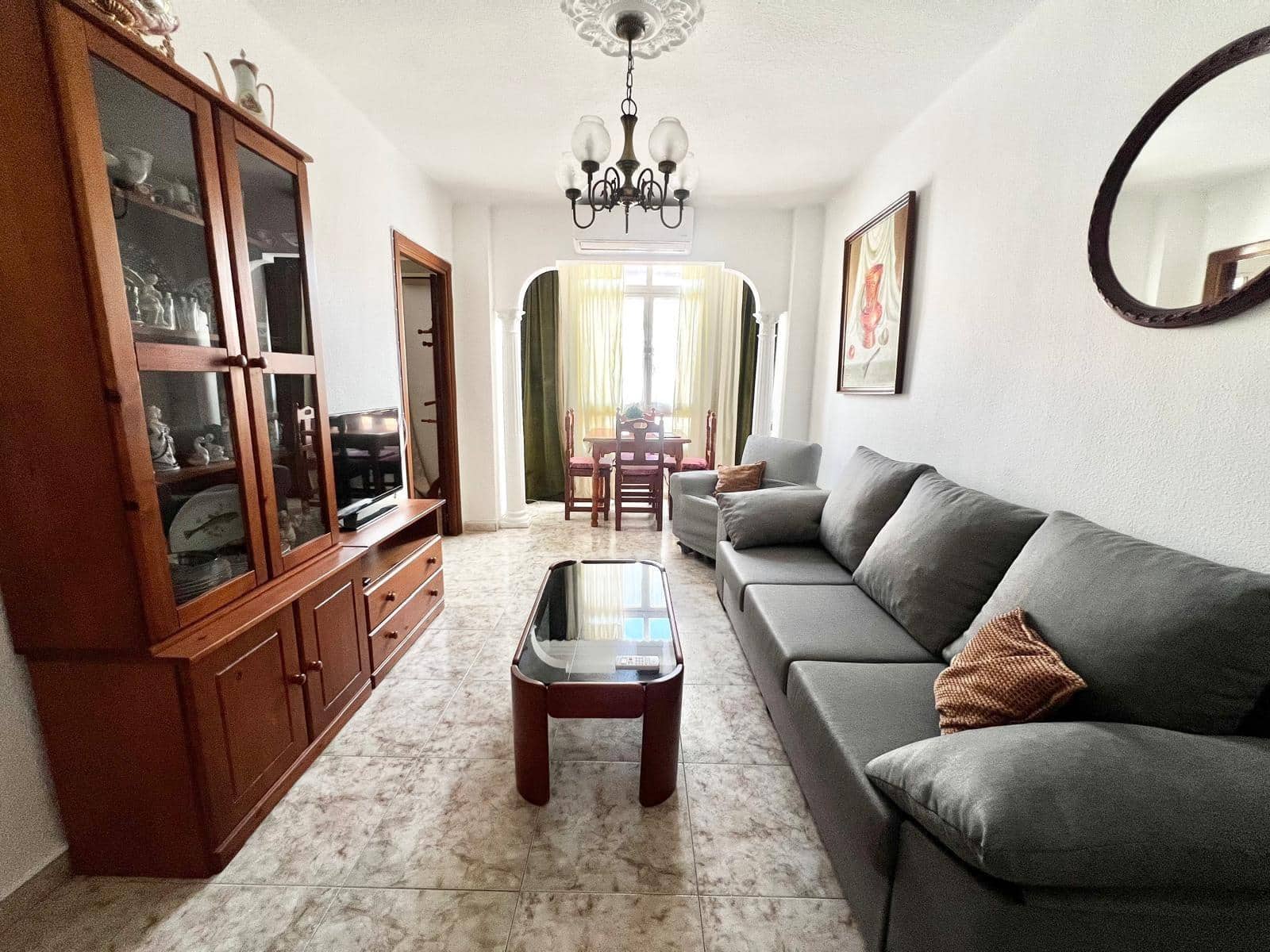 3 bedroom Flat for rent in Malaga city - € 900 (Ref: 9998881)