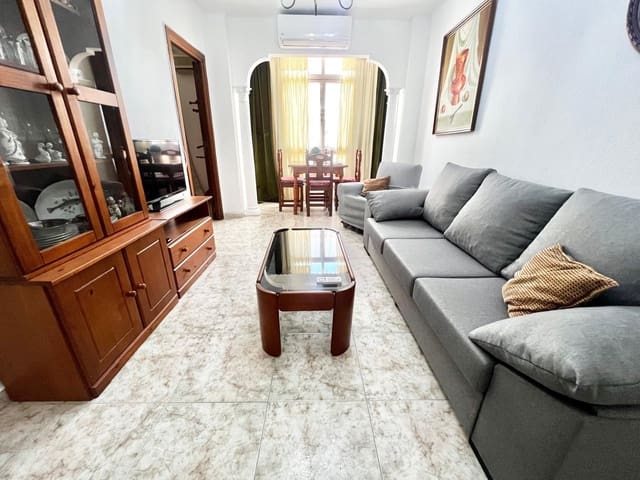 3 soveværelse Lejlighed til leje i Las Chapas, Málaga by - € 900 (Ref: 9998881)