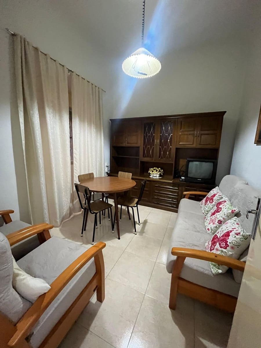 3 sovrum Lägenhet att hyra i Granada stad - 700 € (Ref: 9674859)