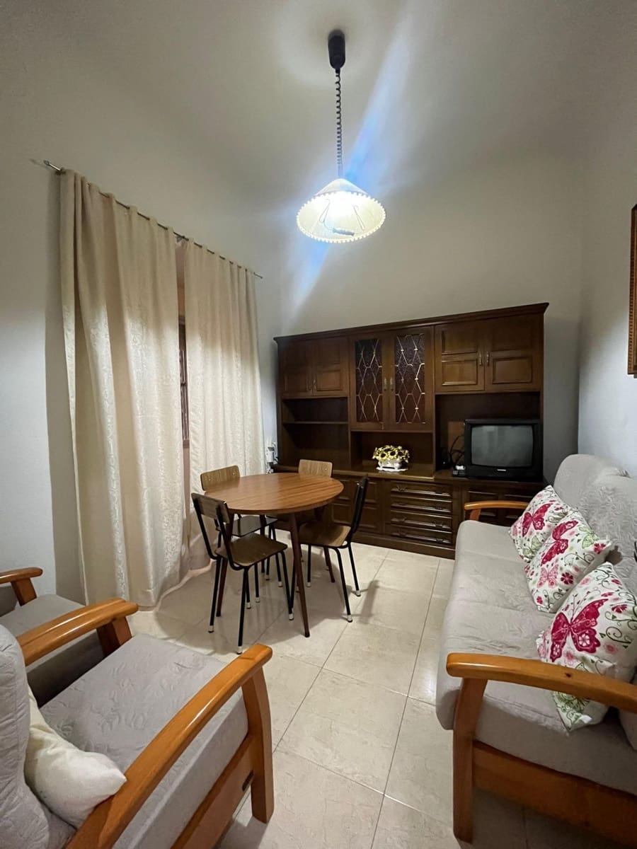 3 sovrum Lägenhet att hyra i Granada stad - 700 € (Ref: 9674859)