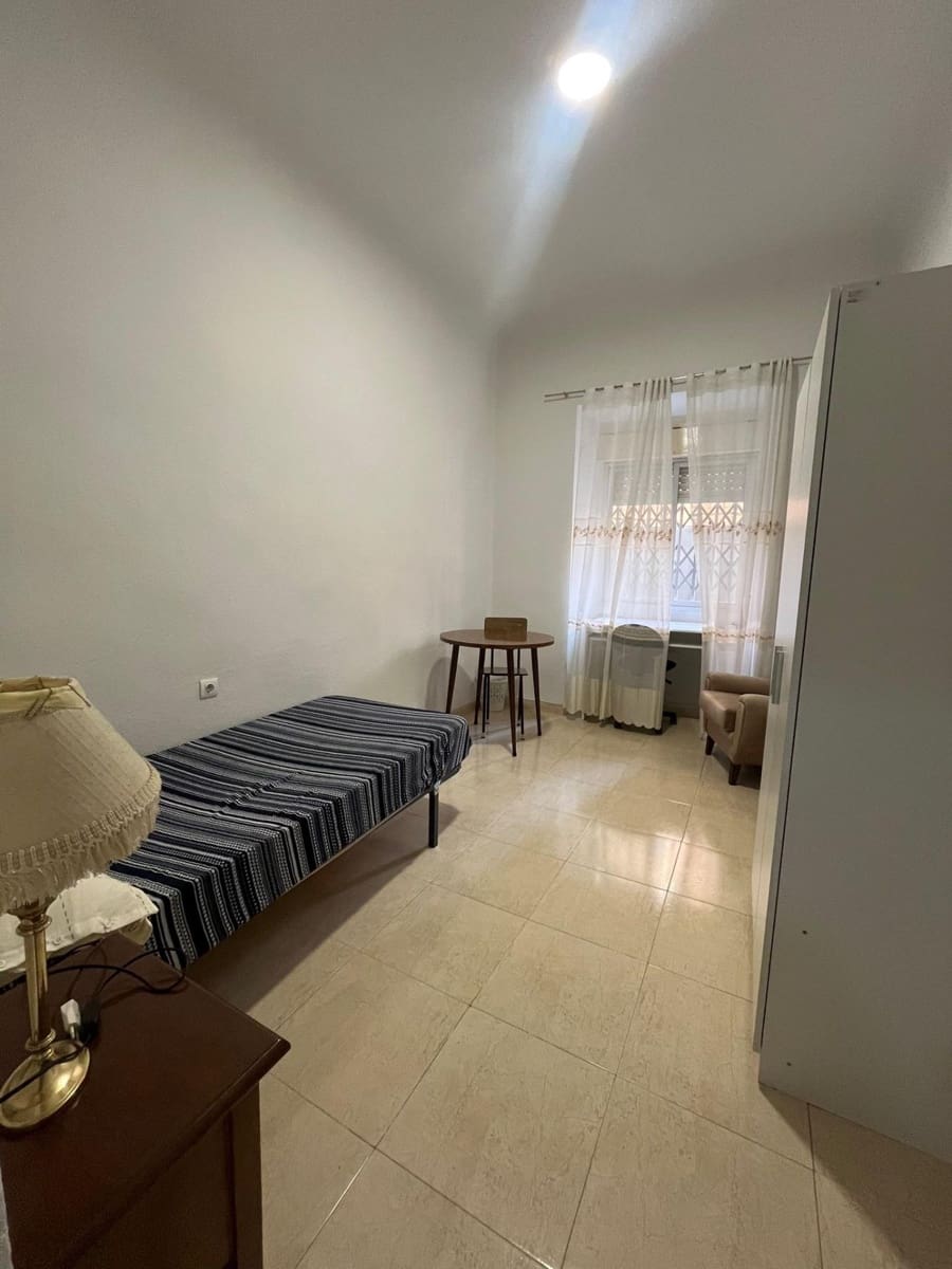 3 sovrum Lägenhet att hyra i Granada stad - 700 € (Ref: 9674859)