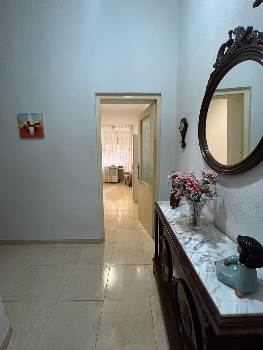 3 sovrum Lägenhet att hyra i Granada stad - 700 € (Ref: 9674859)