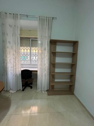 3 sovrum Lägenhet att hyra i Granada stad - 700 € (Ref: 9674859)