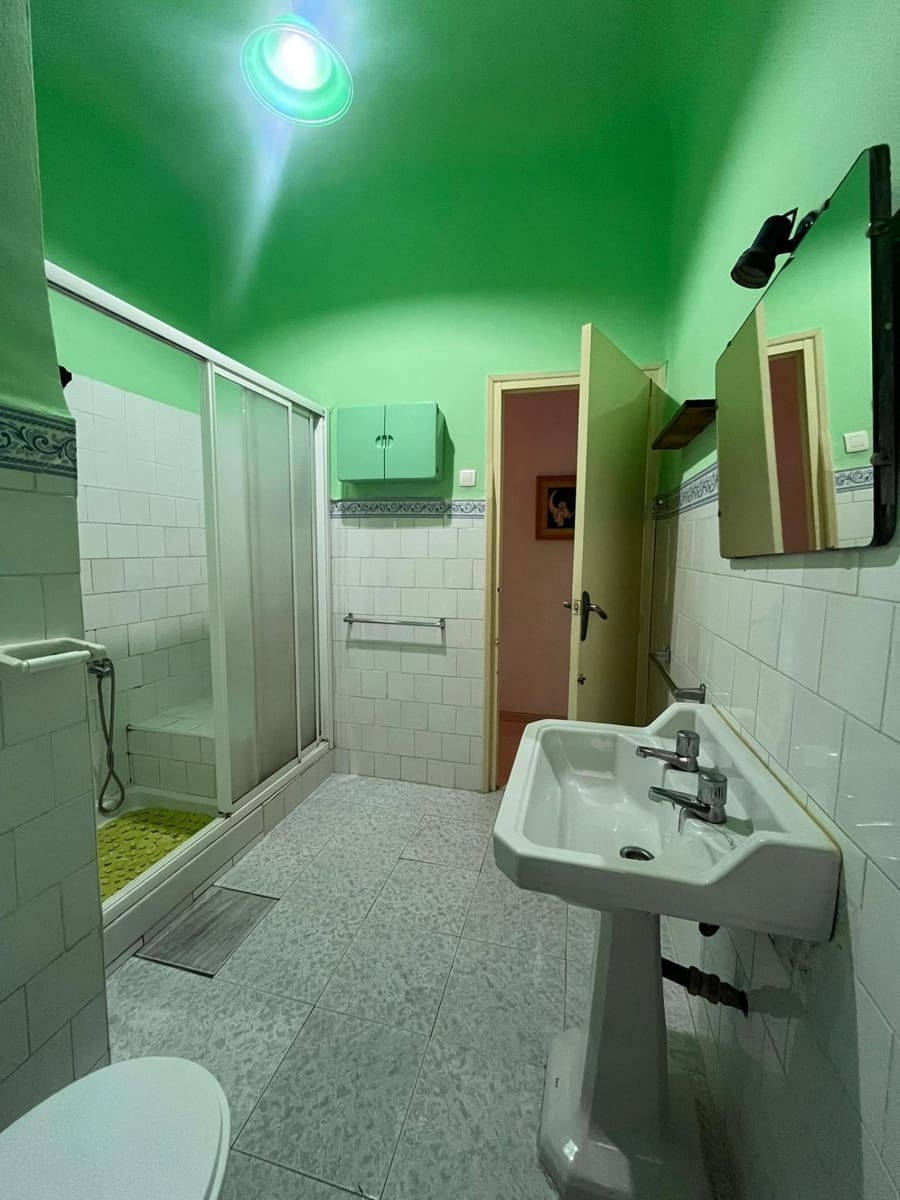 3 sovrum Lägenhet att hyra i Granada stad - 700 € (Ref: 9674859)