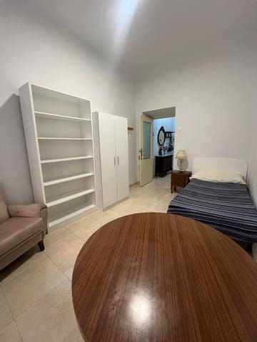 3 sovrum Lägenhet att hyra i Granada stad - 700 € (Ref: 9674859)