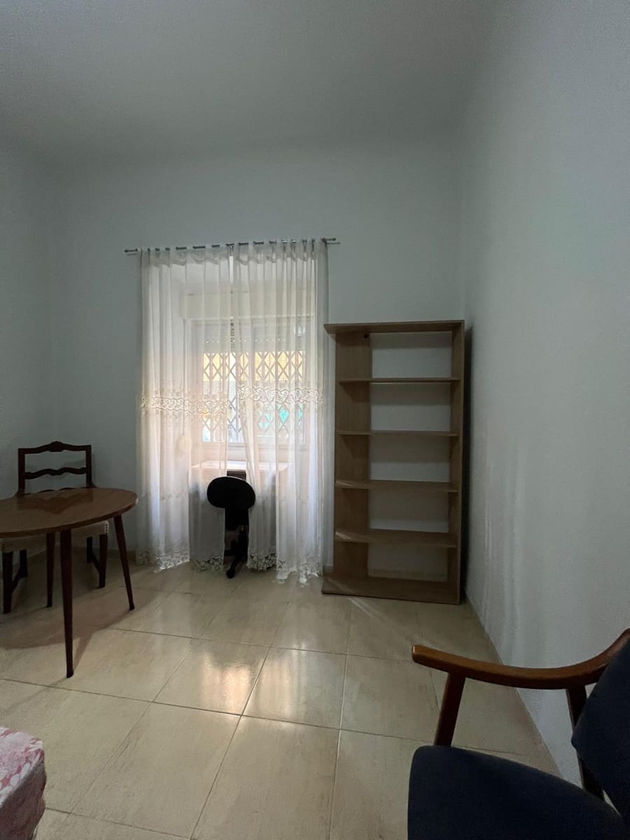 3 sovrum Lägenhet att hyra i Granada stad - 700 € (Ref: 9674859)