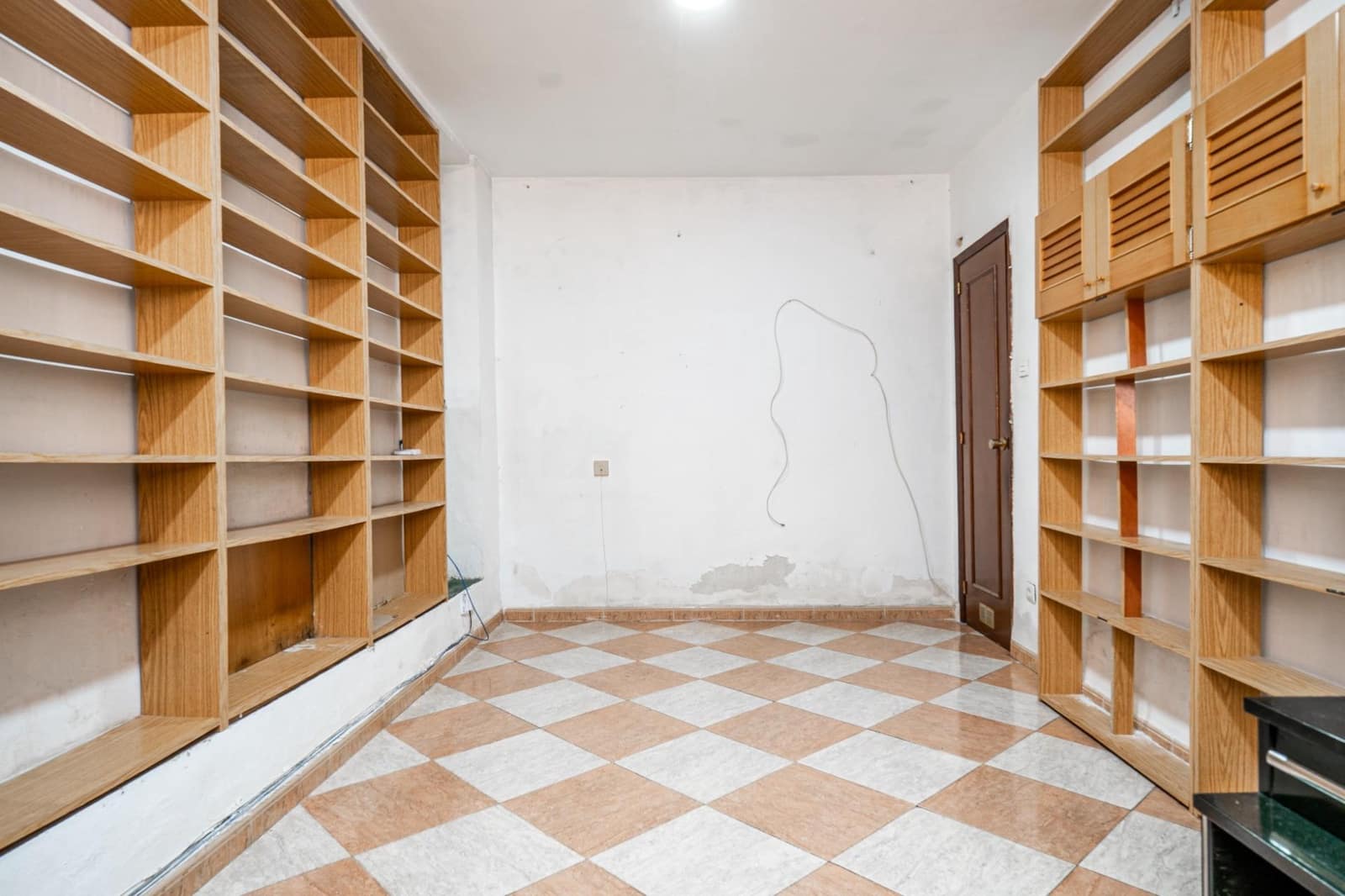 6 bedroom Townhouse for sale in Granada city - € 300,000 (Ref: 9674861)