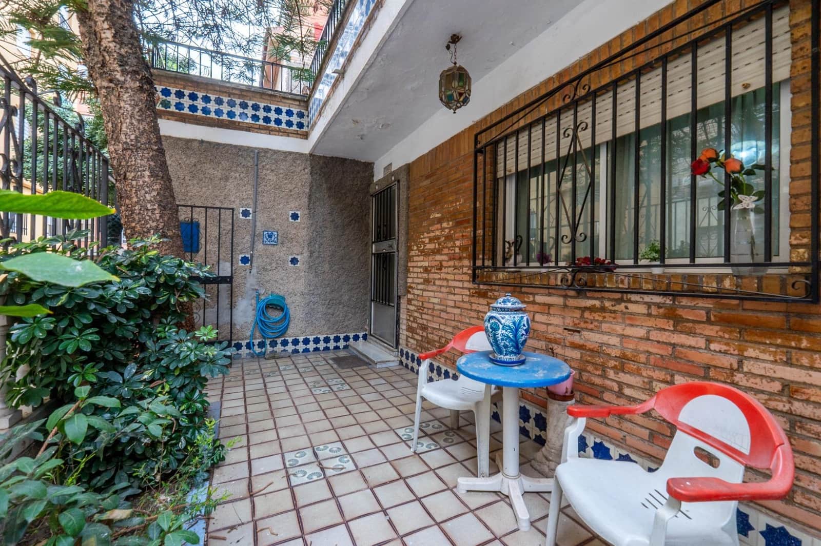 6 bedroom Townhouse for sale in Granada city - € 300,000 (Ref: 9674861)