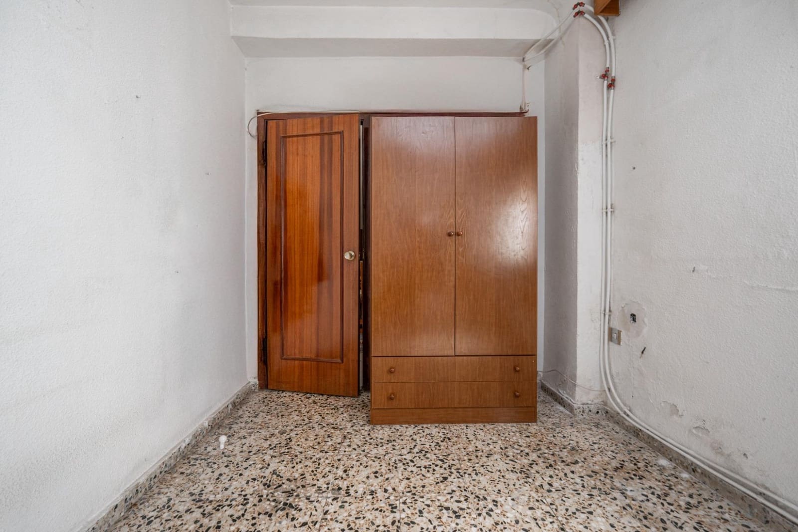 6 bedroom Townhouse for sale in Granada city - € 300,000 (Ref: 9674861)