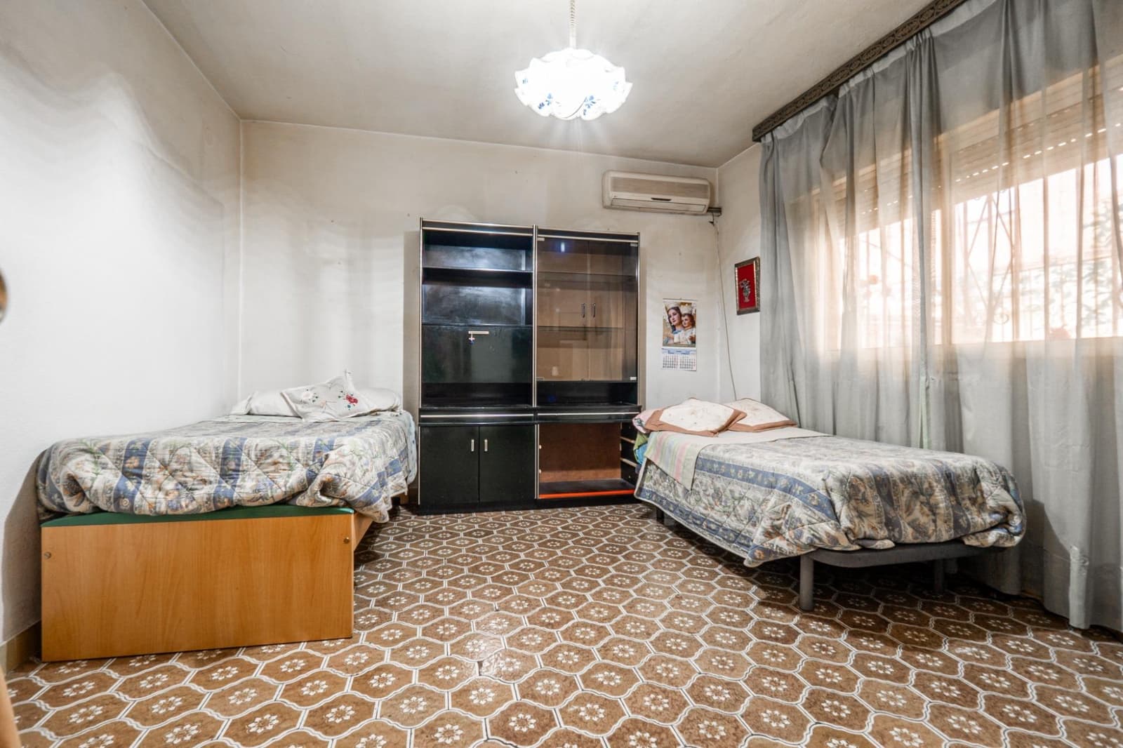 6 bedroom Townhouse for sale in Granada city - € 300,000 (Ref: 9674861)