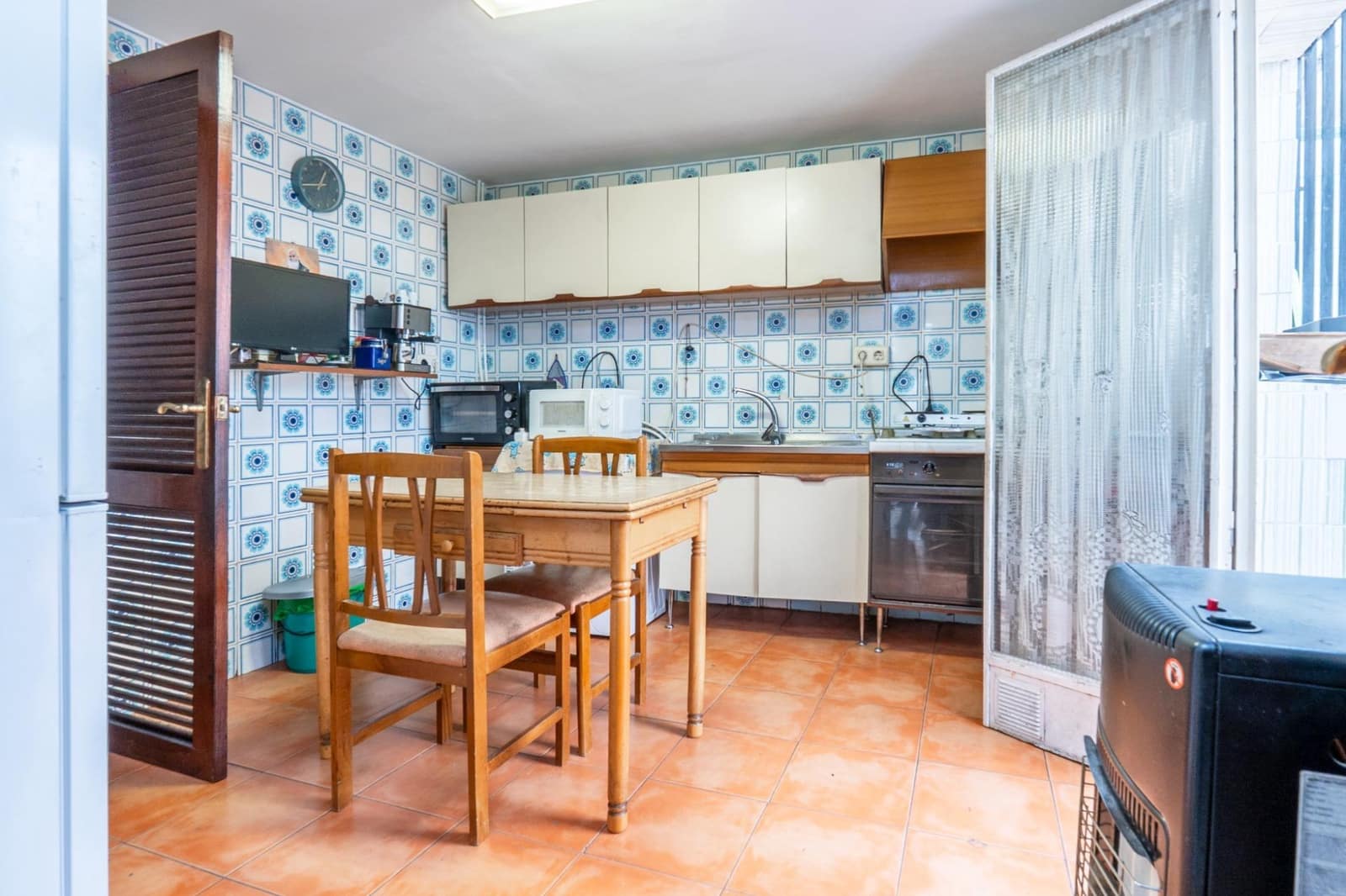 6 bedroom Townhouse for sale in Granada city - € 300,000 (Ref: 9674861)