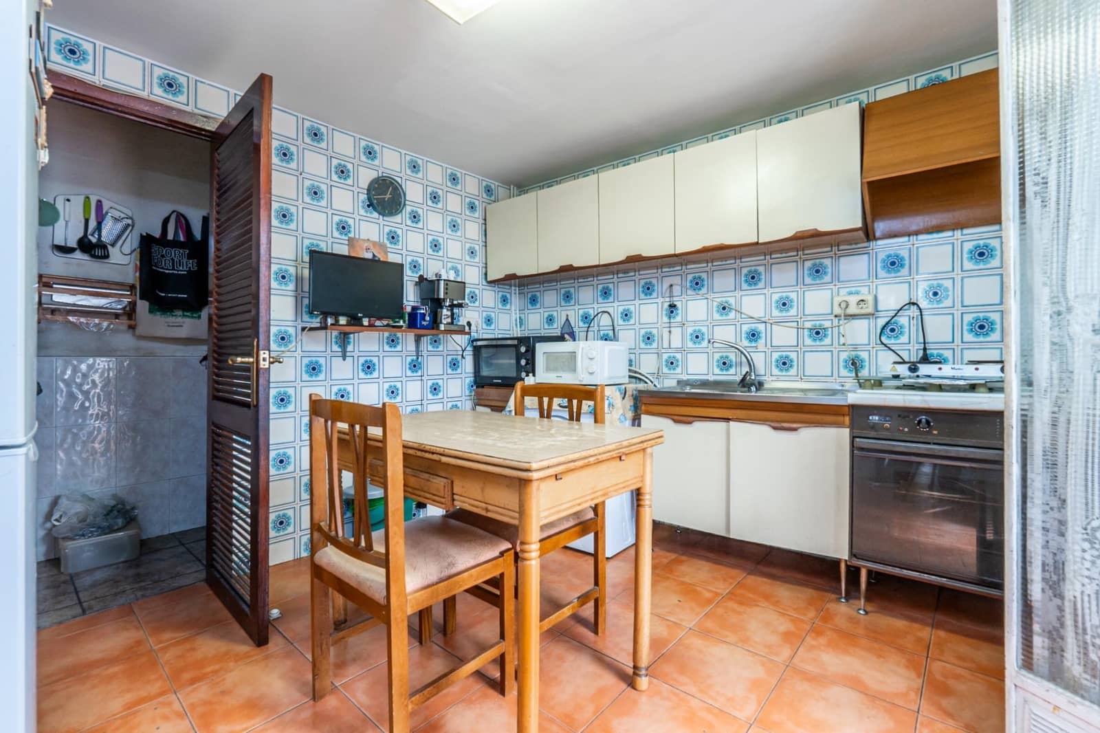 6 bedroom Townhouse for sale in Granada city - € 300,000 (Ref: 9674861)