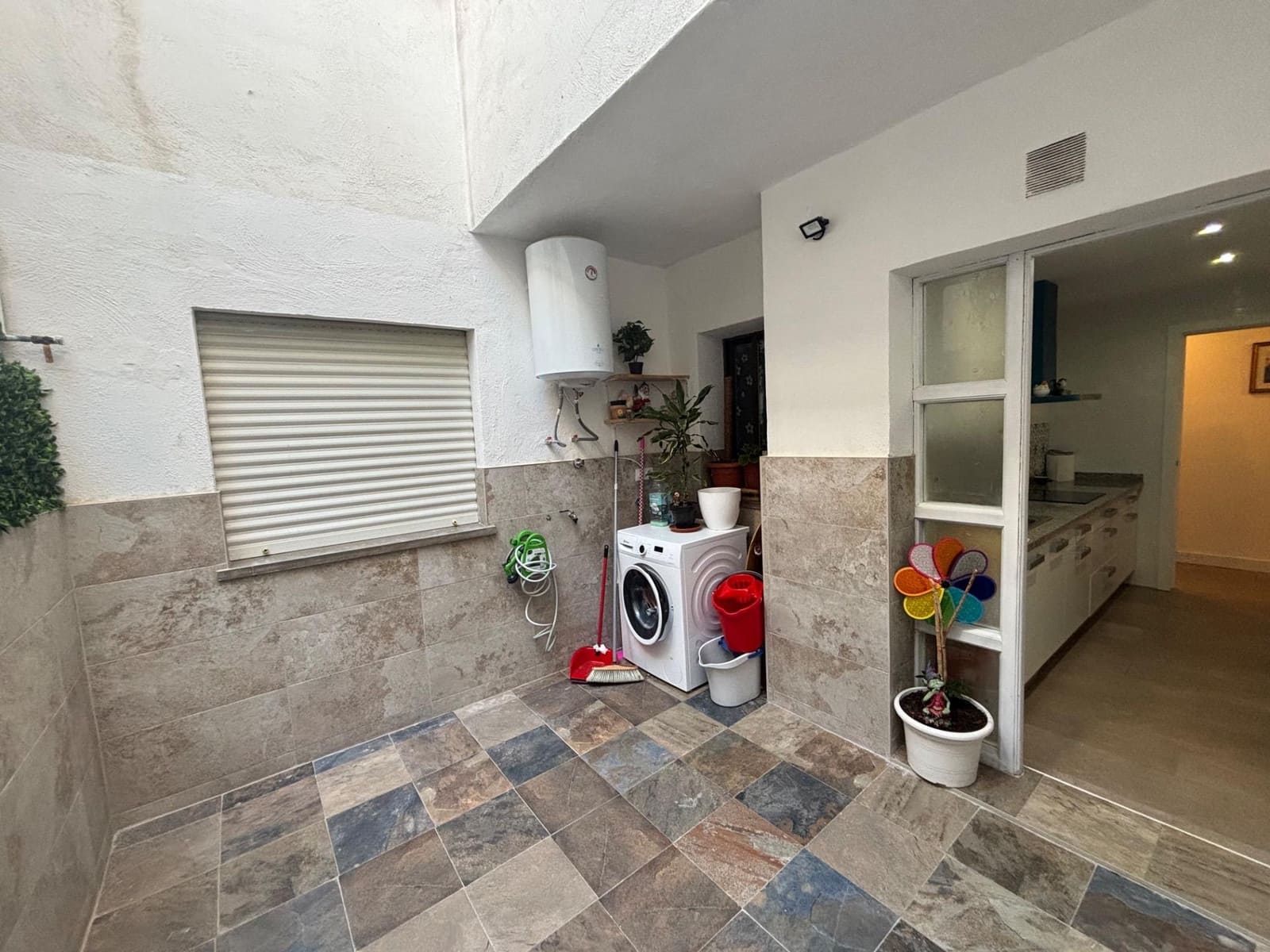 3 soveværelse Lejlighed til leje i La Zubia - € 850 (Ref: 9674863)