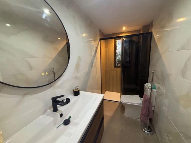 Piso de 3 habitaciones en La Zubia en alquiler - 850 € (Ref: 9674863)