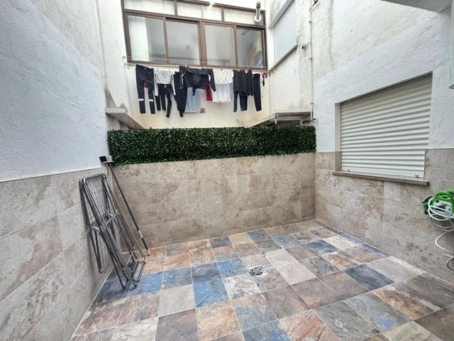 Piso de 3 habitaciones en La Zubia en alquiler - 850 € (Ref: 9674863)