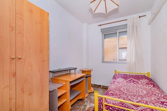 4 Zimmer Apartment zu verkaufen in Granada Stadt mit Garage - 218.000 € (Ref: 9674864)