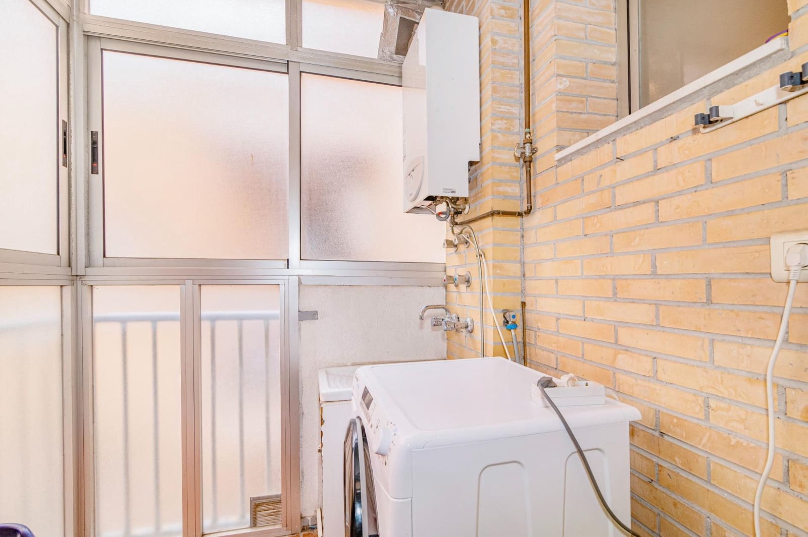 4 bedroom Apartment for sale in Granada city with garage - € 218,000 (Ref: 9674864)