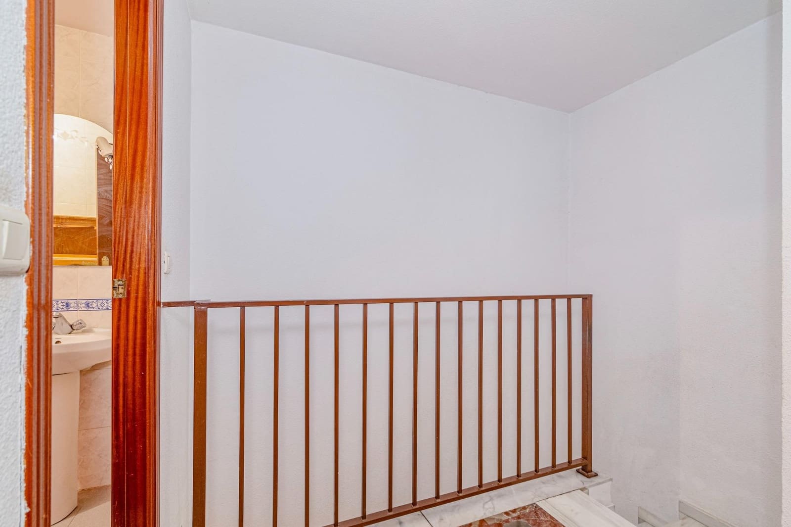 4 bedroom Apartment for sale in Granada city with garage - € 218,000 (Ref: 9674864)