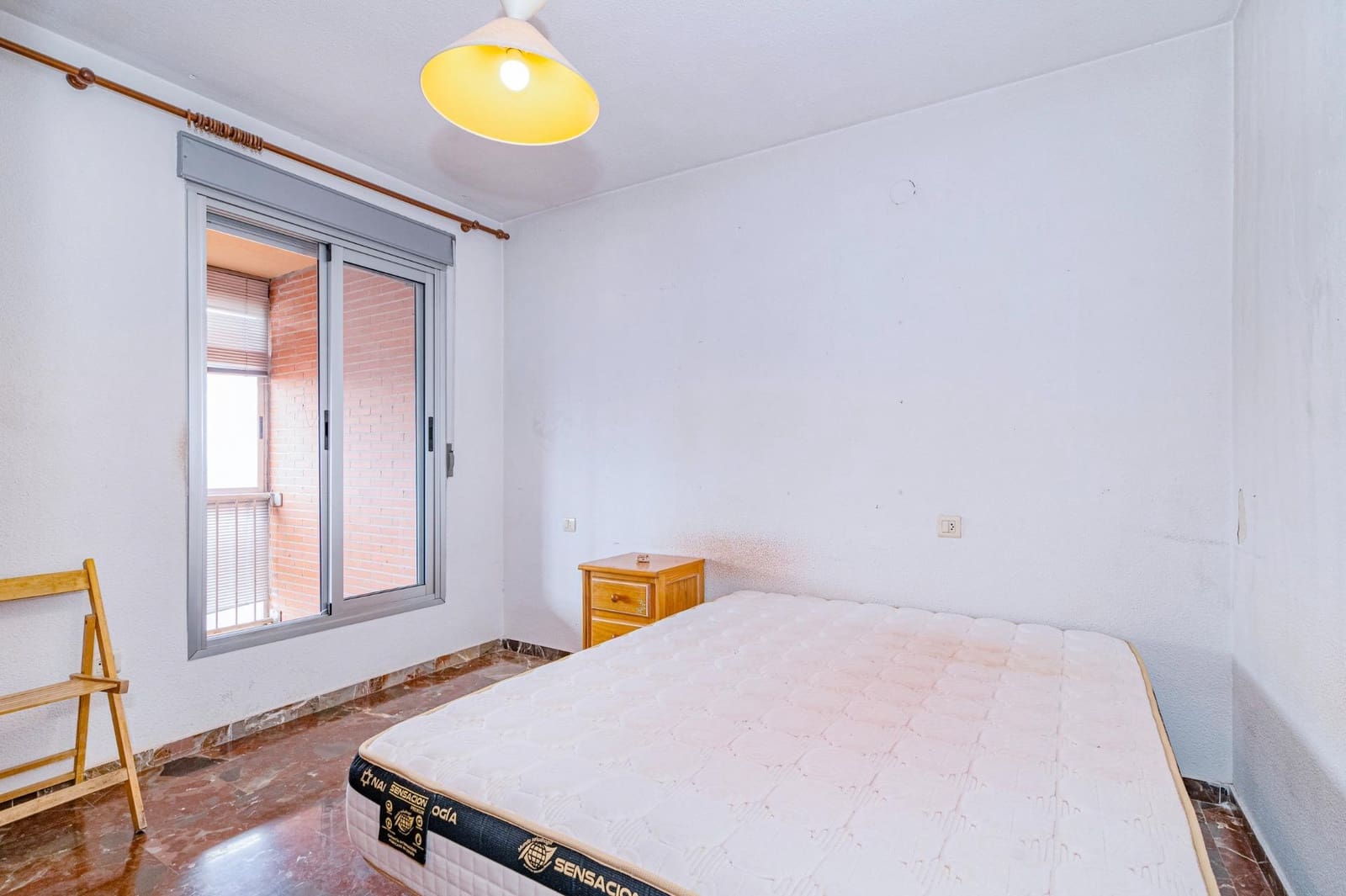 4 bedroom Apartment for sale in Granada city with garage - € 218,000 (Ref: 9674864)