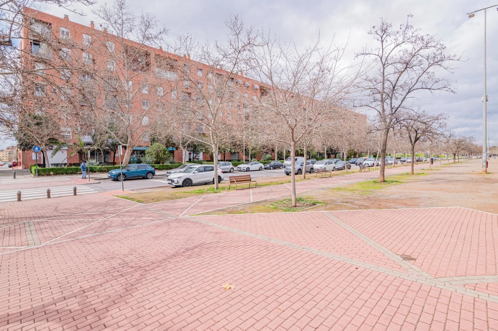 4 bedroom Apartment for sale in Granada city with garage - € 218,000 (Ref: 9674864)