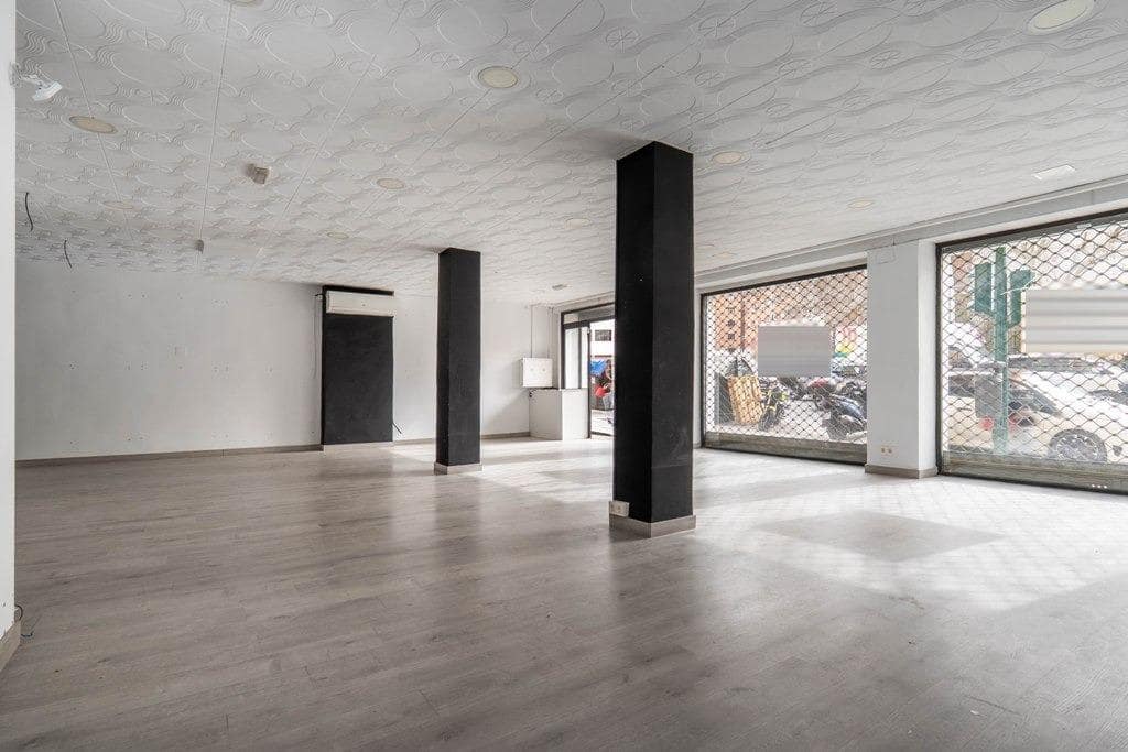 Kommersiell til salgs i Granada by - € 235 000 (Ref: 9674866)