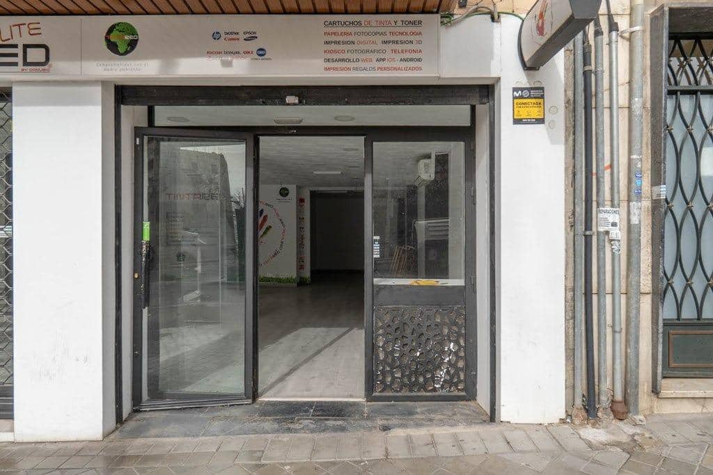 Kommersiell til salgs i Granada by - € 235 000 (Ref: 9674866)