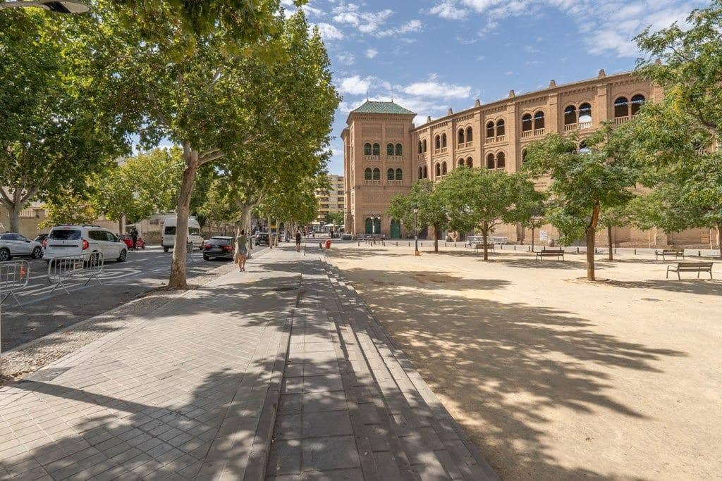 Kommersiell til salgs i Granada by - € 235 000 (Ref: 9674866)