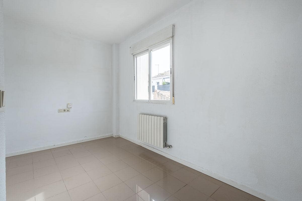 4 Zimmer Reihenhaus zu verkaufen in La Zubia mit Garage - 220.000 € (Ref: 9674869)