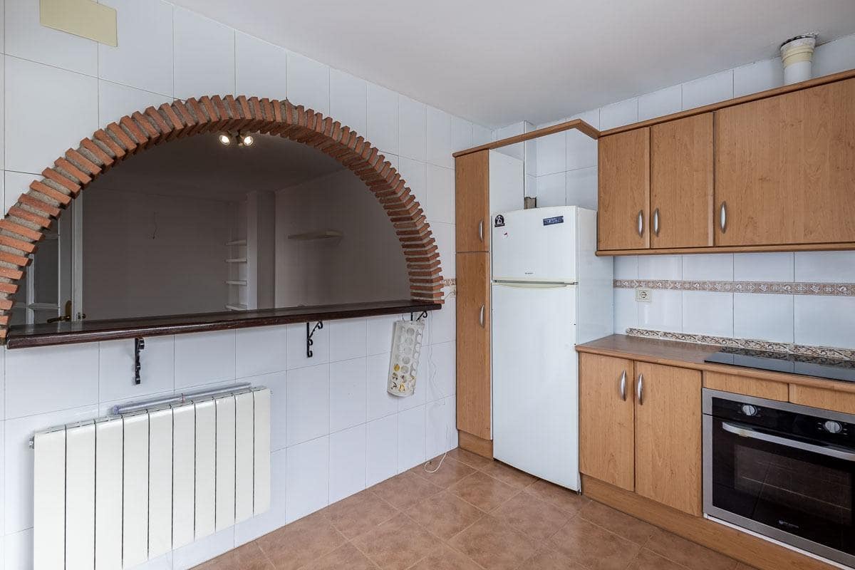 4 Zimmer Reihenhaus zu verkaufen in La Zubia mit Garage - 220.000 € (Ref: 9674869)