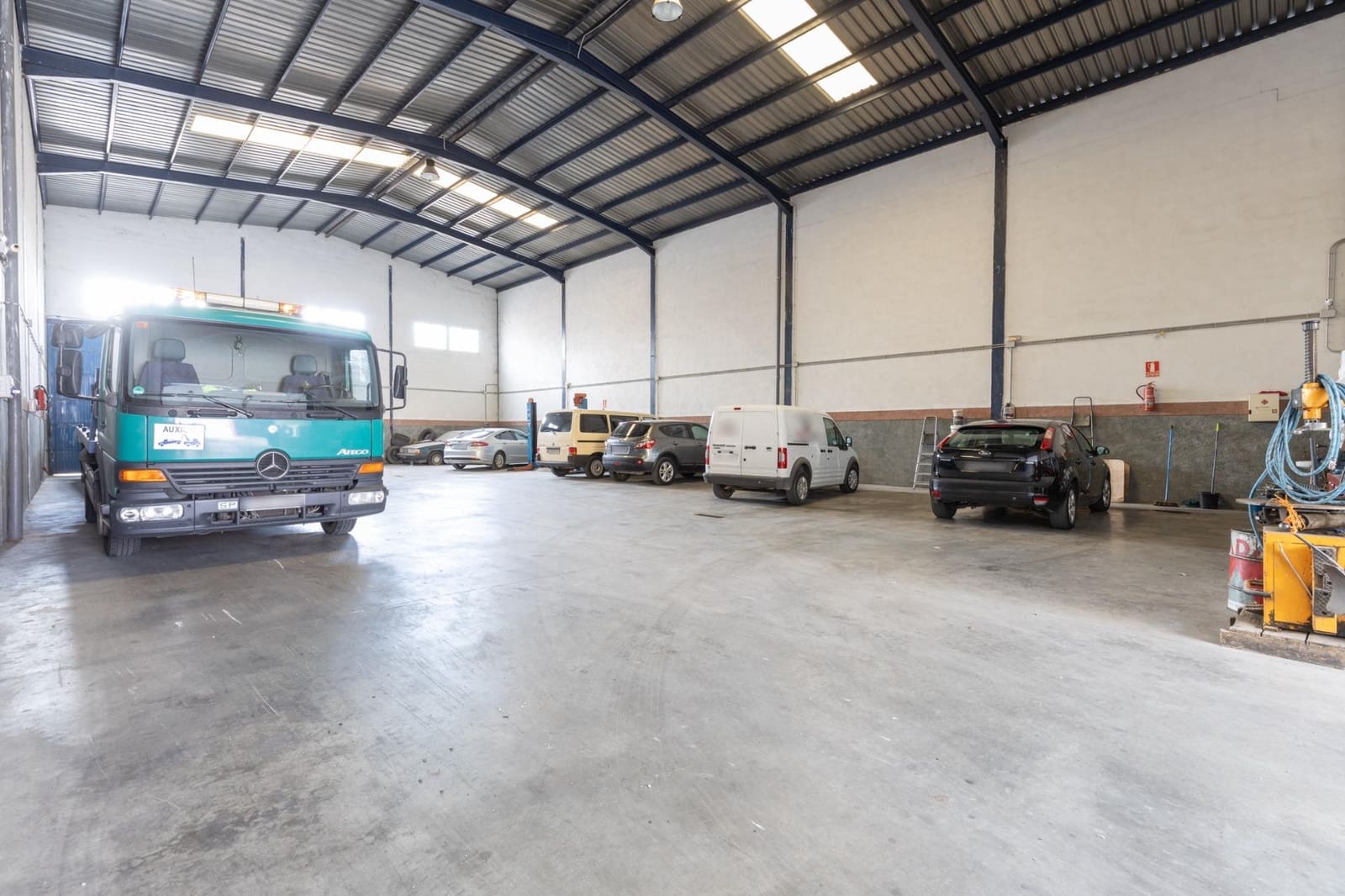 Business for sale in Loja - € 590,000 (Ref: 9674872)