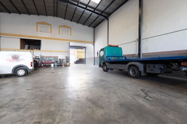 Business for sale in Loja - € 590,000 (Ref: 9674872)
