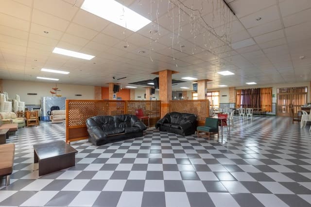 Hotel de 30 habitaciones en Motril en venta con garaje - 2.800.000 € (Ref: 9674873)