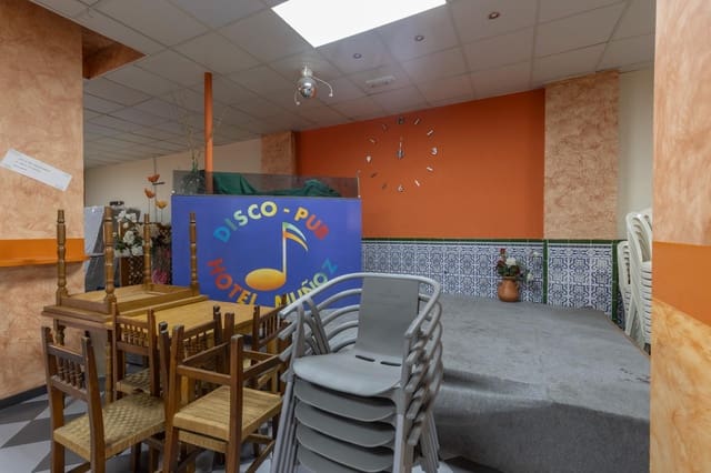 Hotel de 30 habitaciones en Motril en venta con garaje - 2.800.000 € (Ref: 9674873)