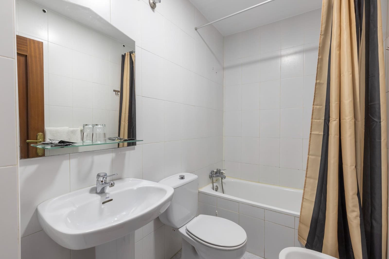 30 chambre Hôtel à vendre à Motril avec garage - 2 800 000 € (Ref: 9674873)