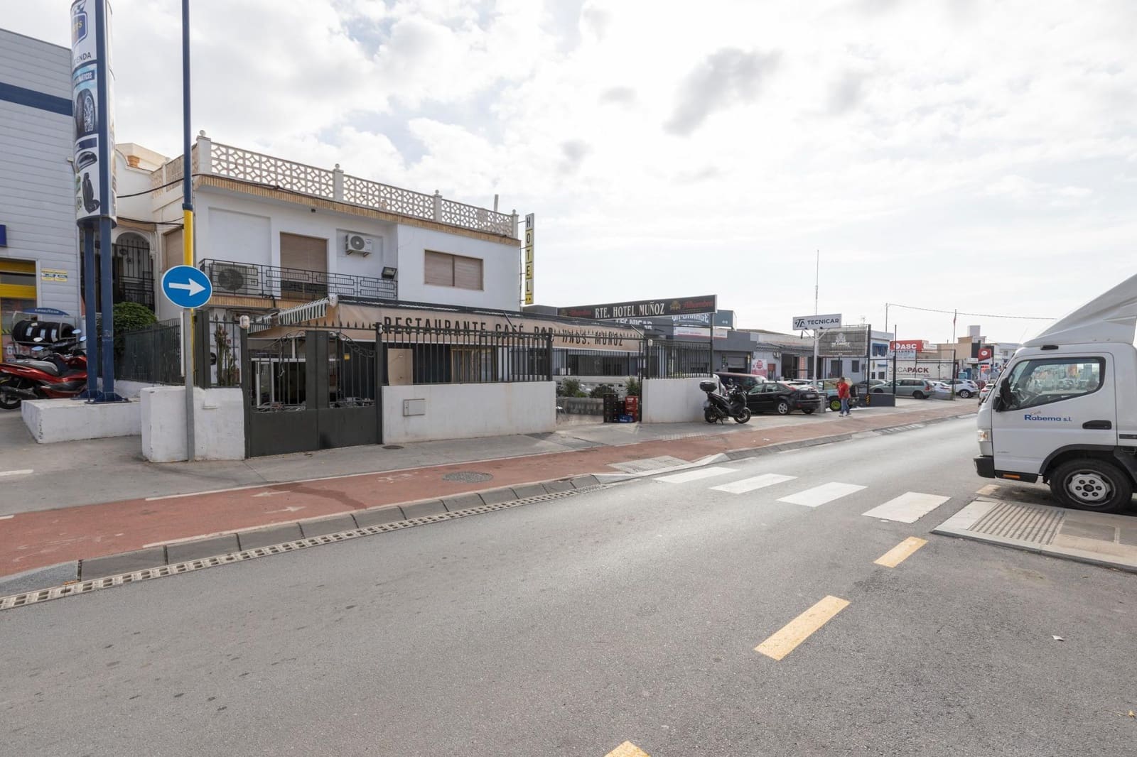 30 chambre Hôtel à vendre à Motril avec garage - 2 800 000 € (Ref: 9674873)