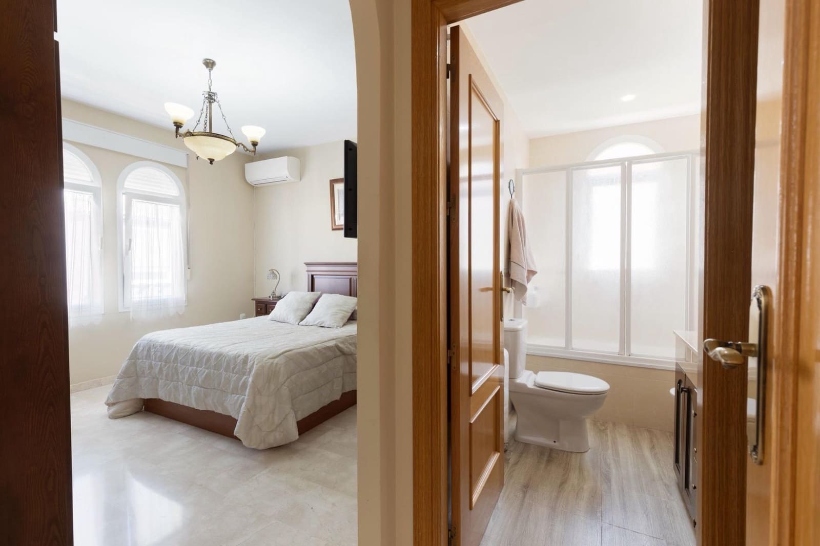 4 sovrum Semi-fristående Villa till salu i Albolote med garage - 299 900 € (Ref: 9674879)