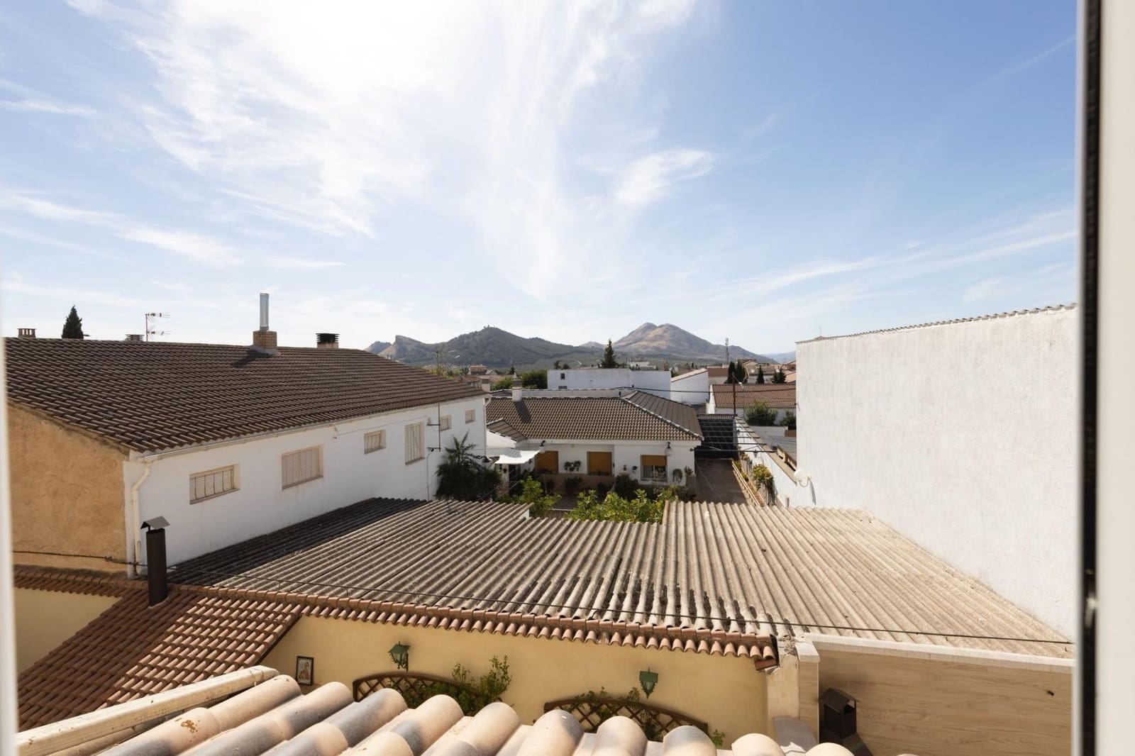 4 sovrum Semi-fristående Villa till salu i Albolote med garage - 299 900 € (Ref: 9674879)