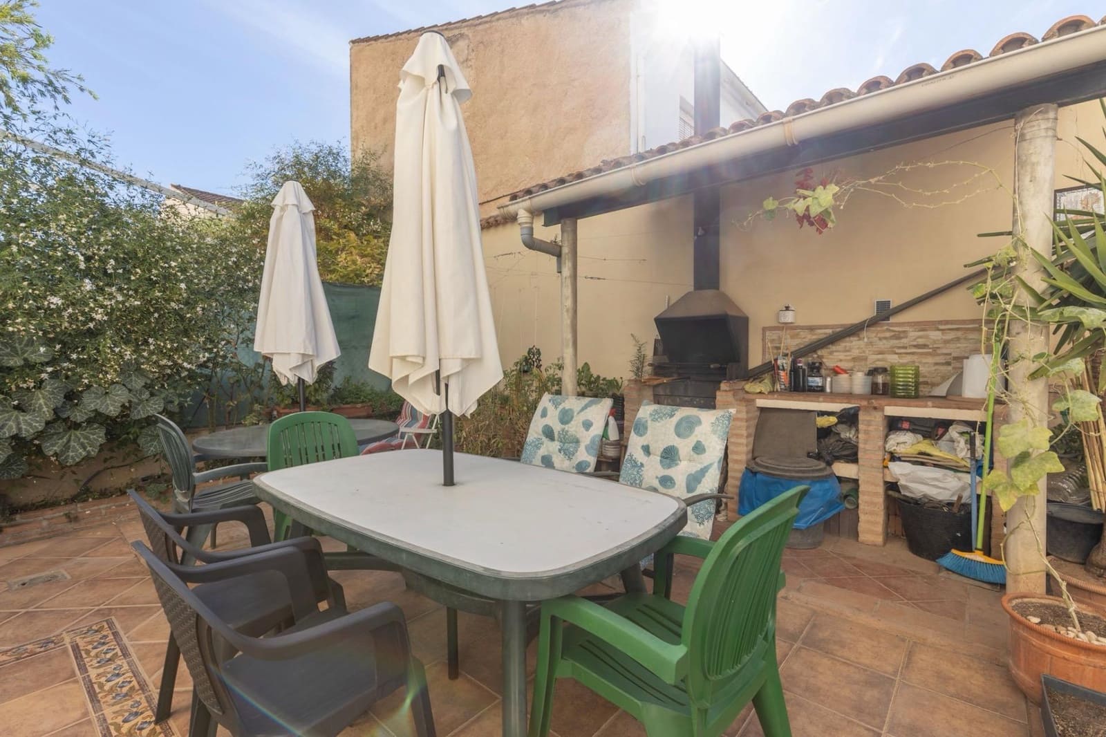 4 sovrum Semi-fristående Villa till salu i Albolote med garage - 299 900 € (Ref: 9674879)