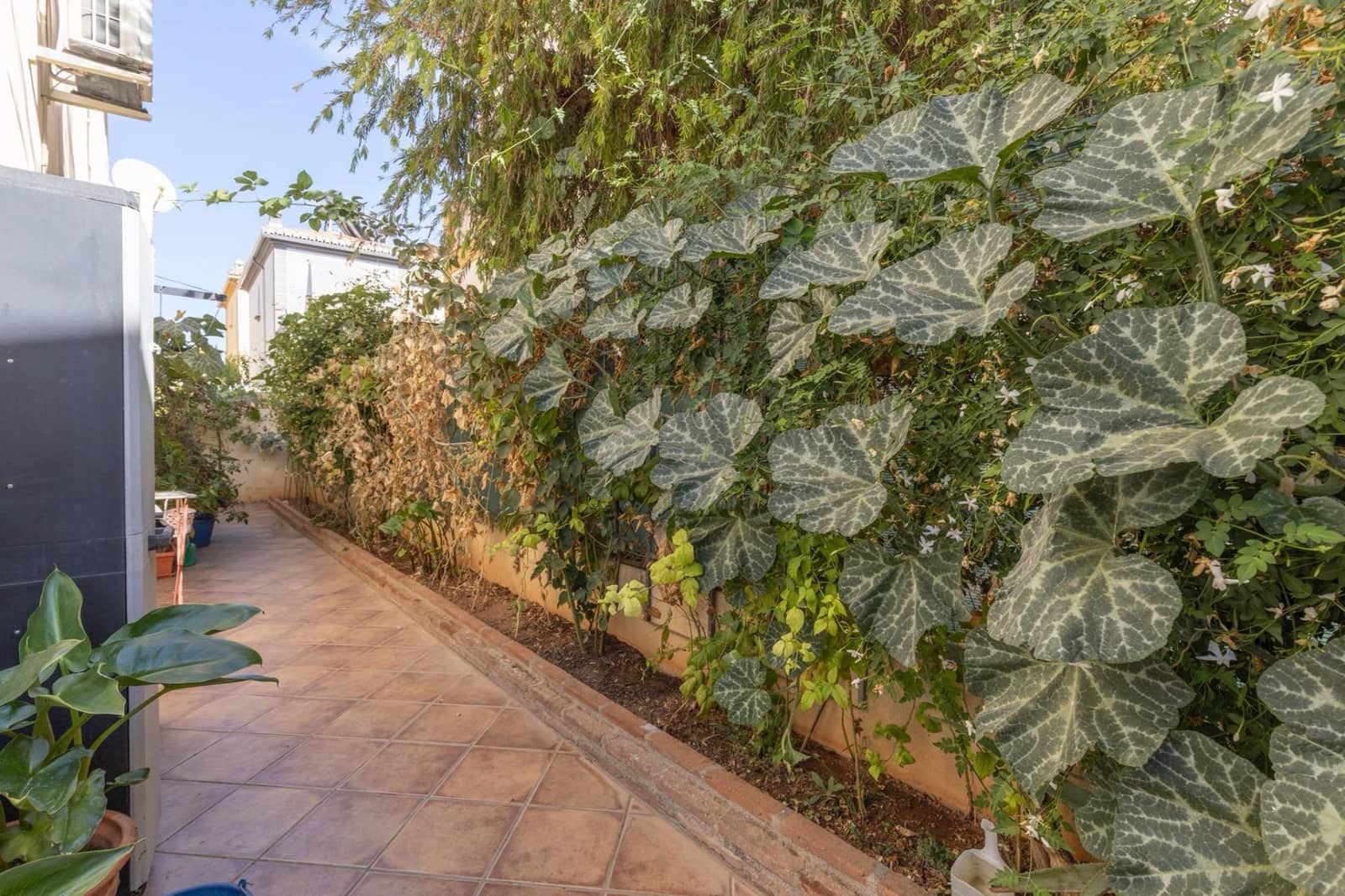 4 sovrum Semi-fristående Villa till salu i Albolote med garage - 299 900 € (Ref: 9674879)