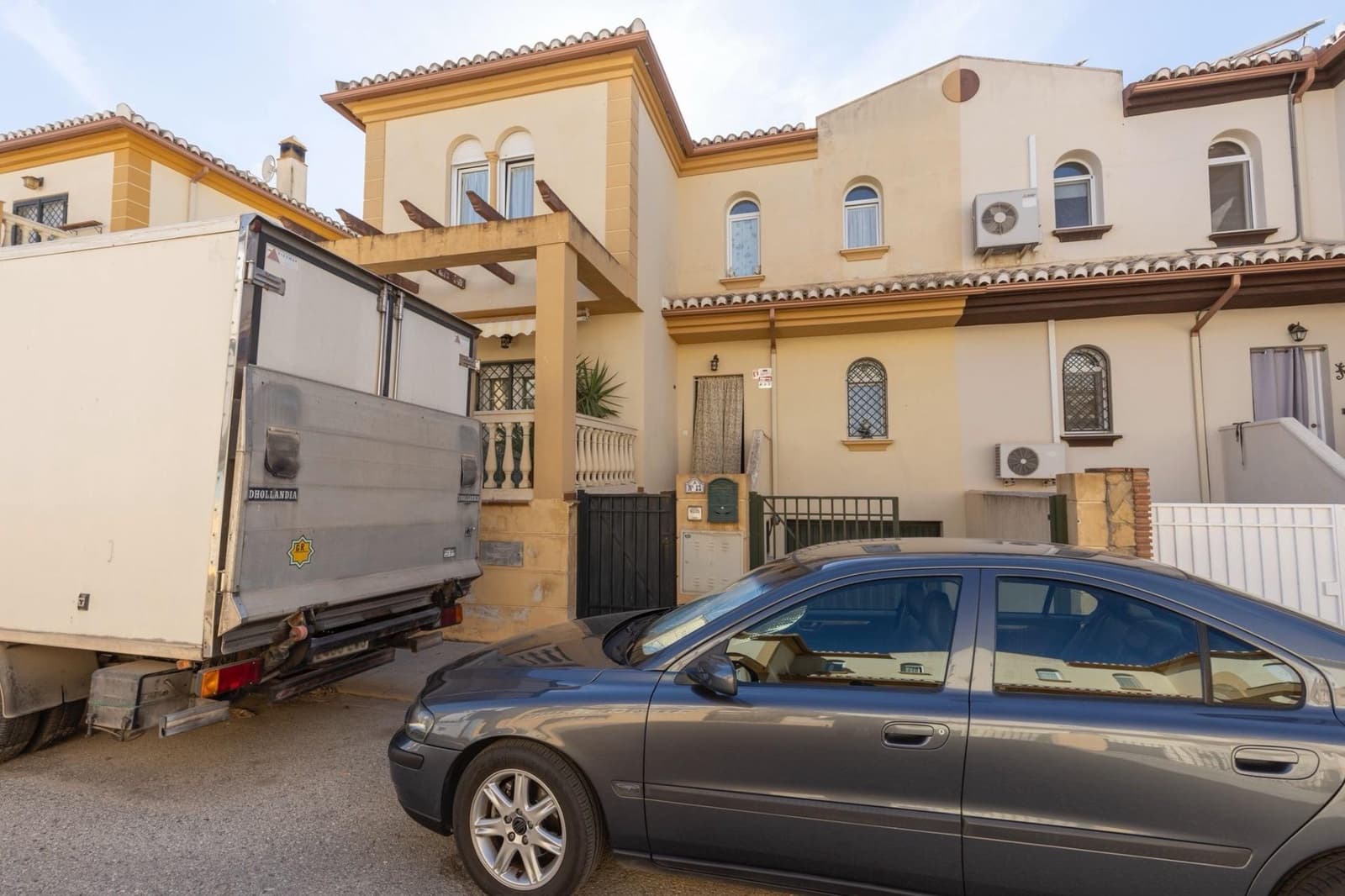 4 sovrum Semi-fristående Villa till salu i Albolote med garage - 299 900 € (Ref: 9674879)