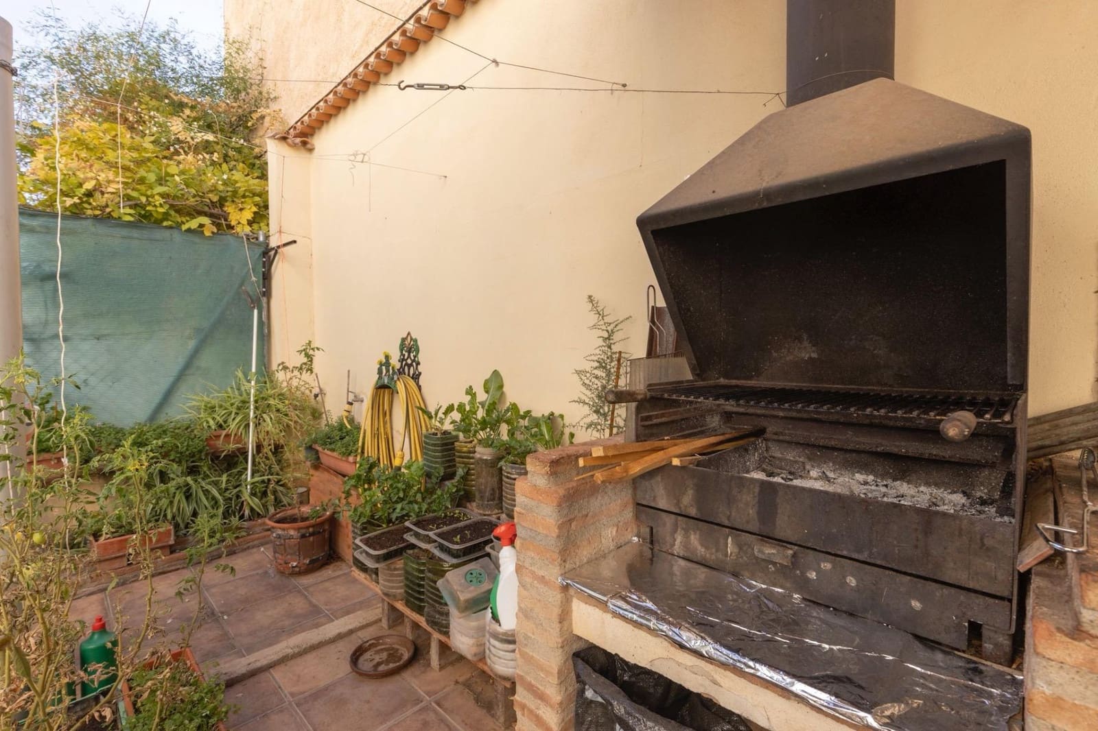 4 sovrum Semi-fristående Villa till salu i Albolote med garage - 299 900 € (Ref: 9674879)