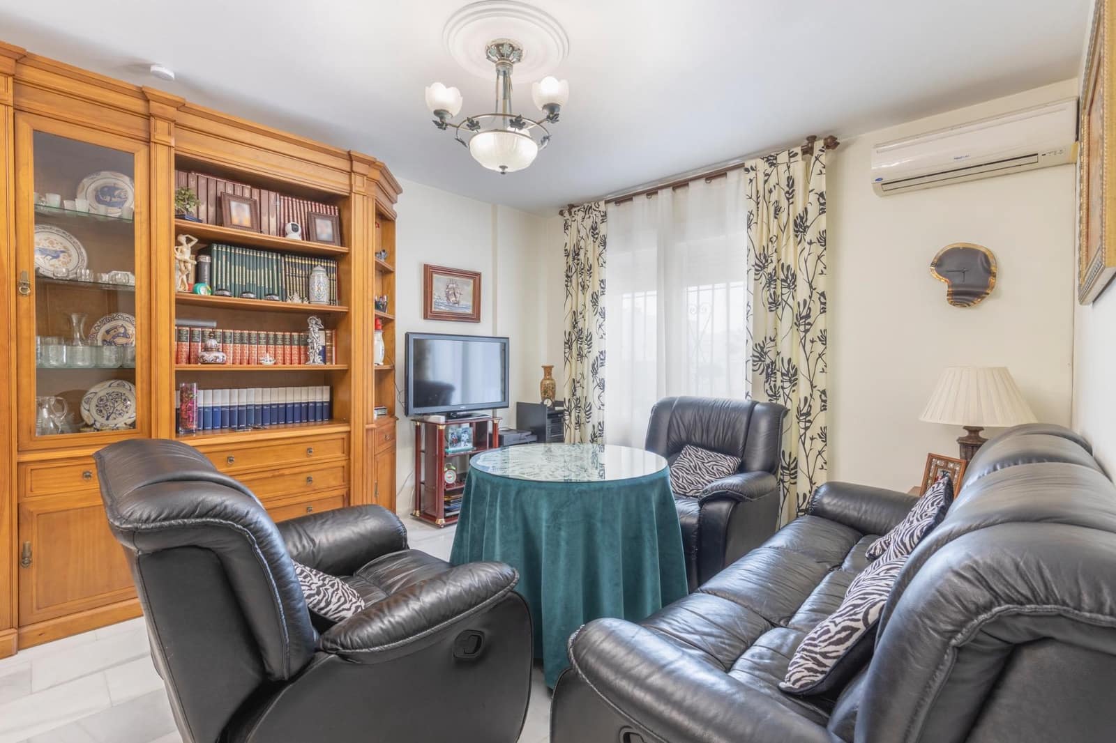 Pareado de 3 habitaciones en Belicena en venta con garaje - 235.000 € (Ref: 9674883)