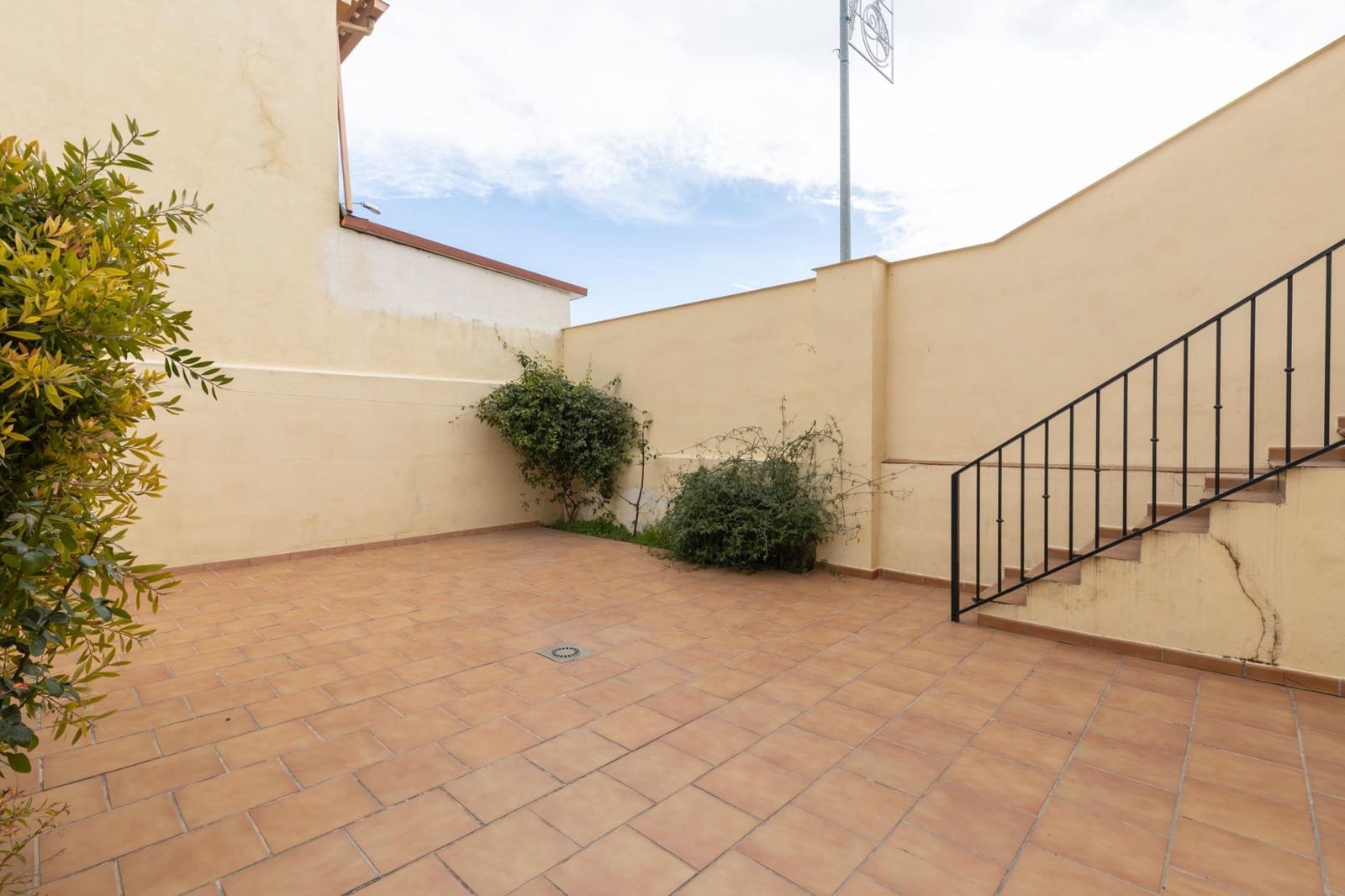 Pareado de 3 habitaciones en Belicena en venta con garaje - 235.000 € (Ref: 9674883)