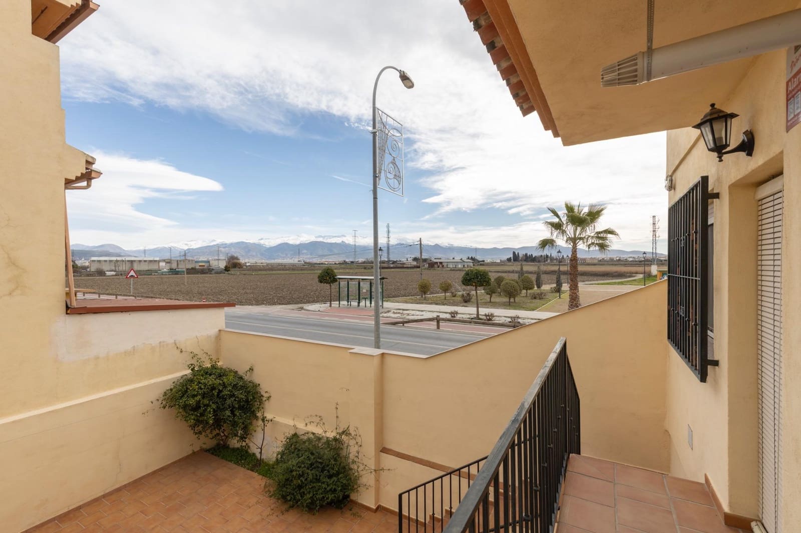 Pareado de 3 habitaciones en Belicena en venta con garaje - 235.000 € (Ref: 9674883)