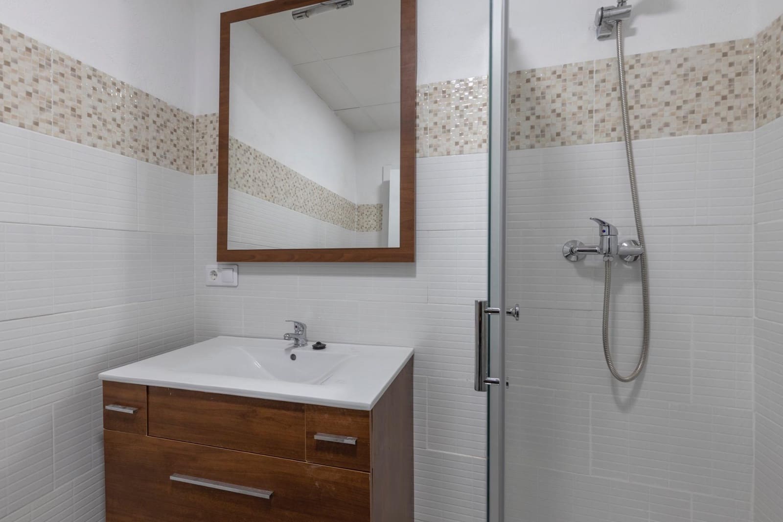 6 bedroom Apartment for sale in Moclin - € 139,900 (Ref: 9674886)